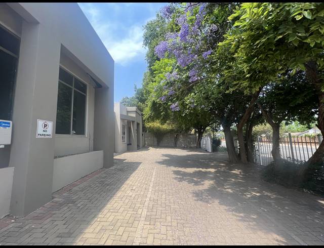 730M² RETAIL FOR SALE IN LYTTELTON MANOR